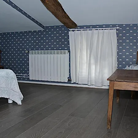 Bed & Breakfast Chambres D'hotes Bleynie-ruine De Rome 2*