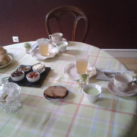 Chambres D'hotes Bleynie-ruine De Rome Bed & Breakfast 2*